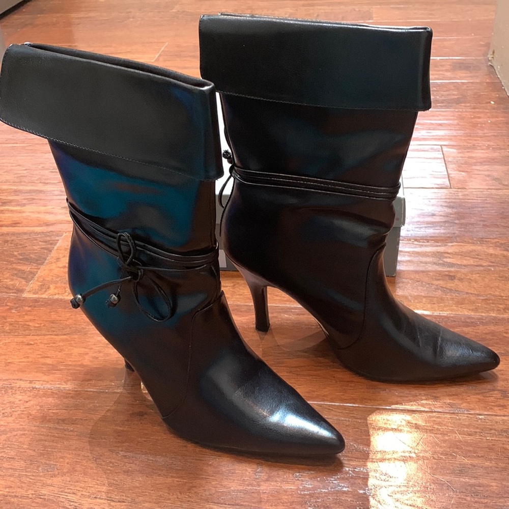 Delicious midcalf Boot size 8 1/2